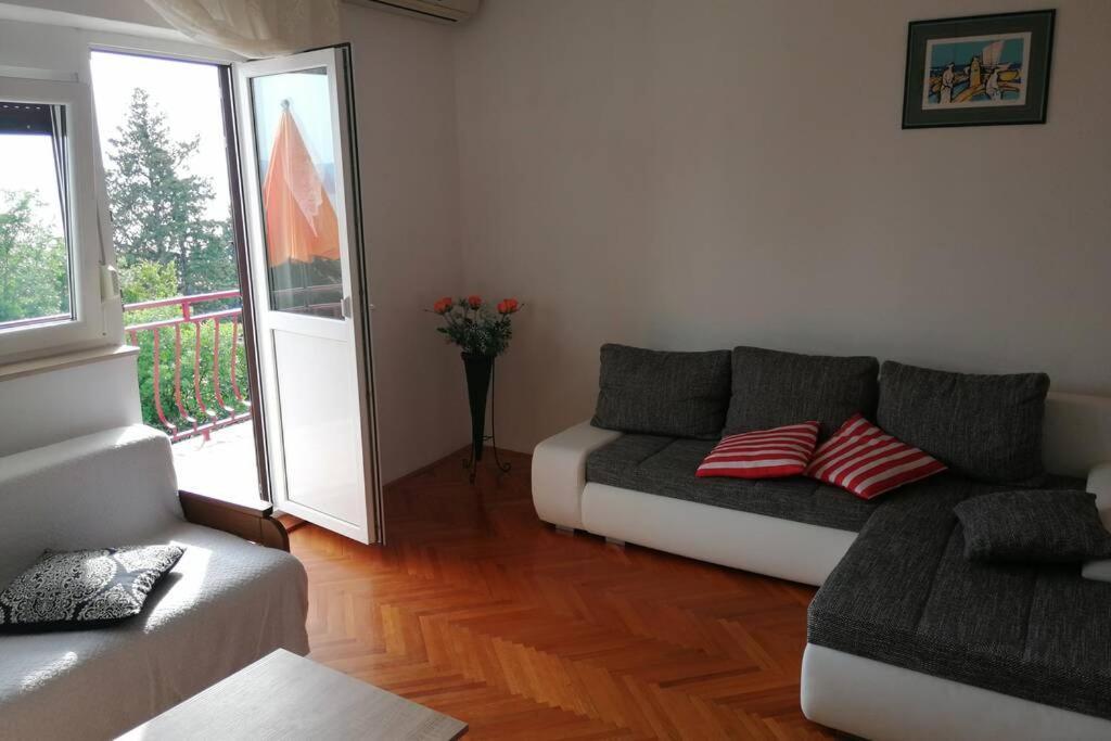 Spacious 2-Room Apartment With Beautiful Sea View ツリクヴェニツァ エクステリア 写真