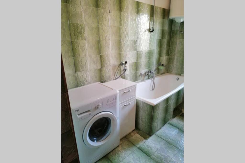 Spacious 2-Room Apartment With Beautiful Sea View ツリクヴェニツァ エクステリア 写真